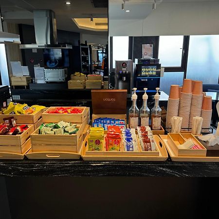 טאיפיי Hub Hotel - Songshan Airport Branch מראה חיצוני תמונה